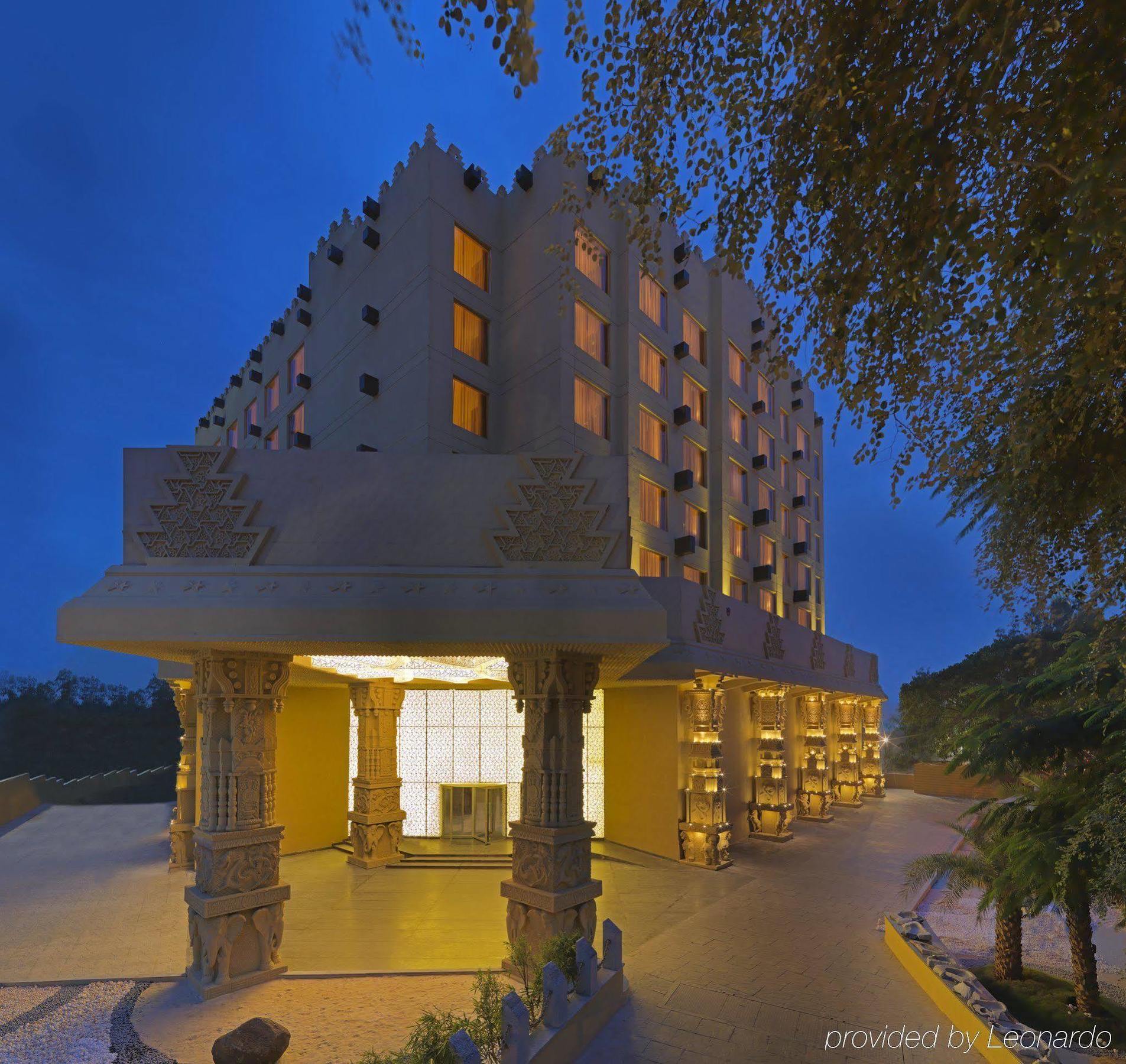 Sterlings Mac Hotel Bangalore Exterior photo