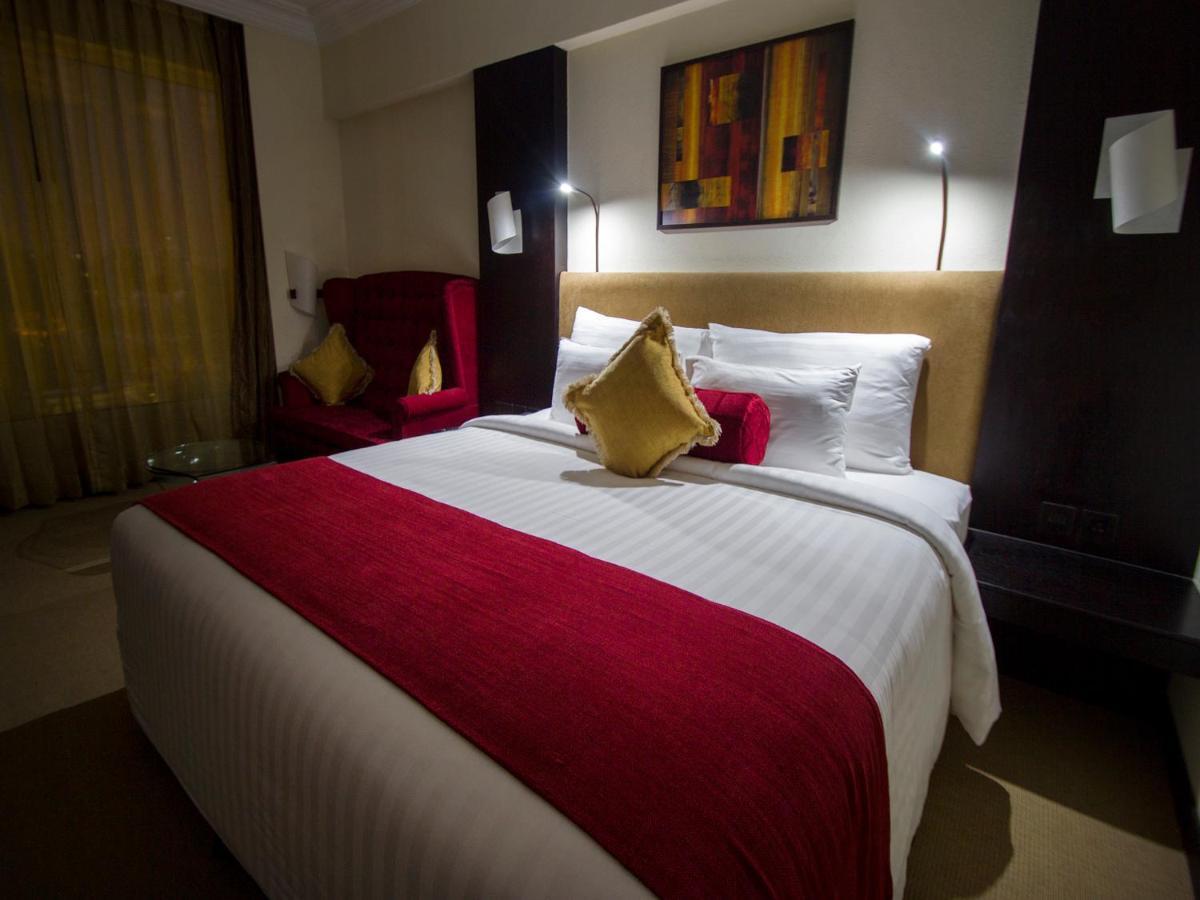 Sterlings Mac Hotel Bangalore Room photo